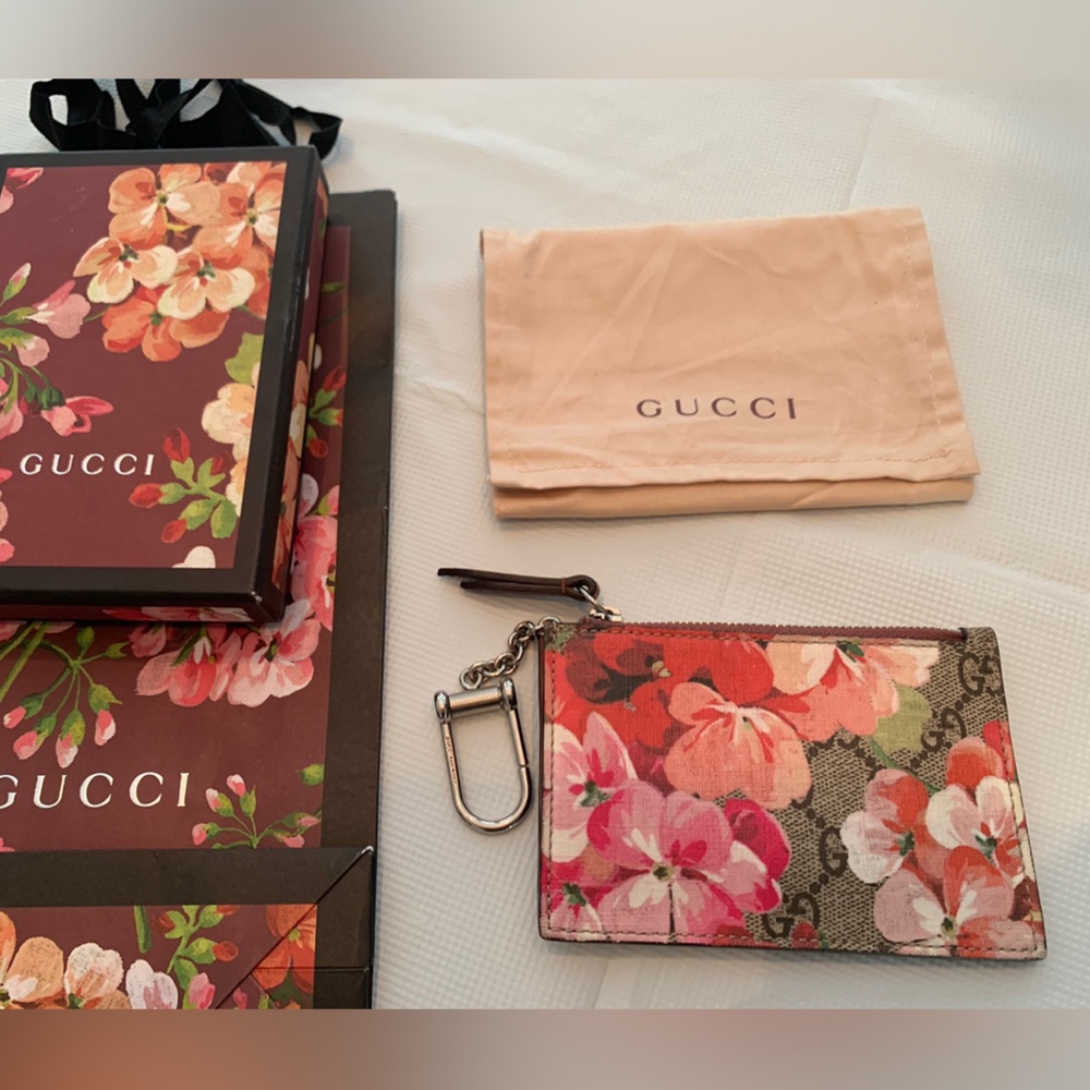 Gucci GG Supreme Blooms card wallet